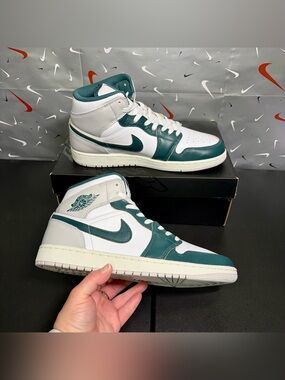 Size 10 - Air Jordan 1 SE Mid Oxidized Green